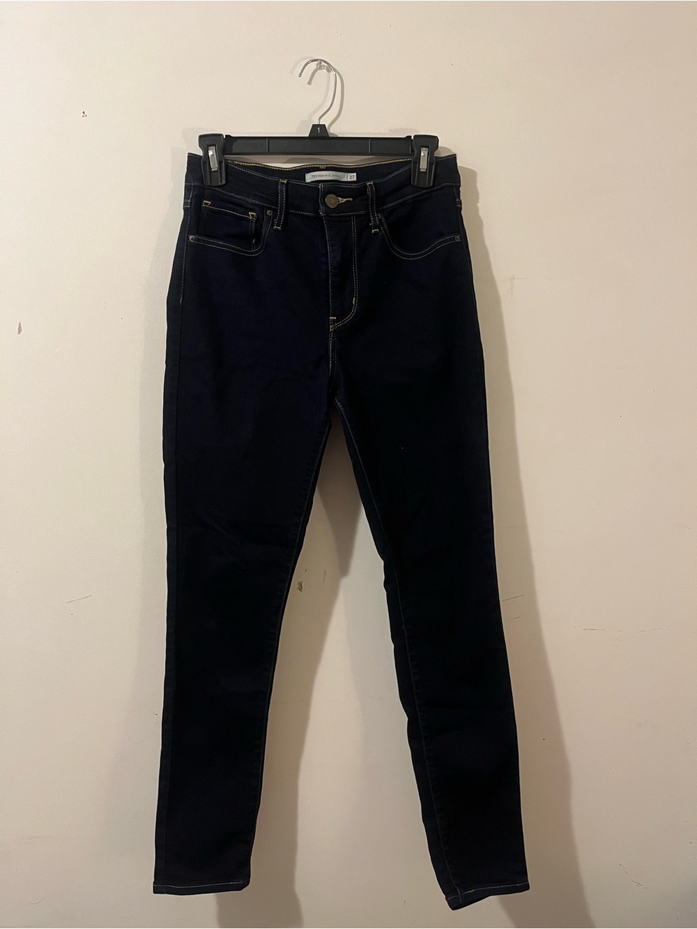 Levi Size 27 Women's Dark Wash Skinny Slim Fit Jeans - Picture 2 of 6